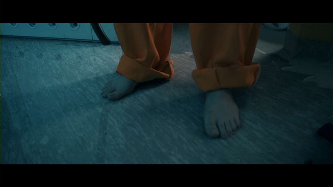 Julia Bui Ngoc Feet