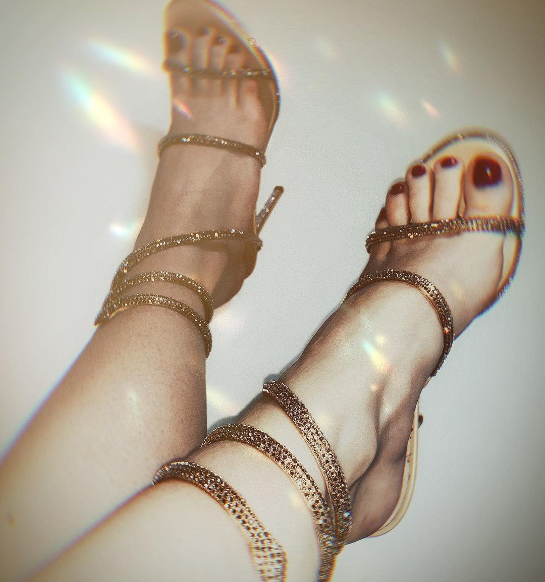 Beatriz Arantes Feet