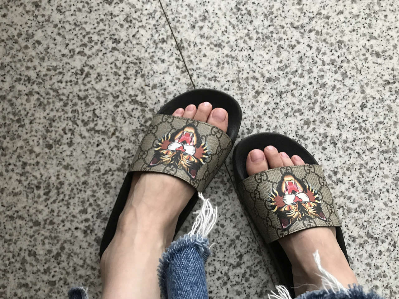 Biyun Chai Feet