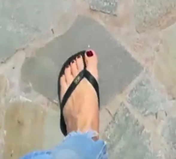 Efi Kiouki Feet