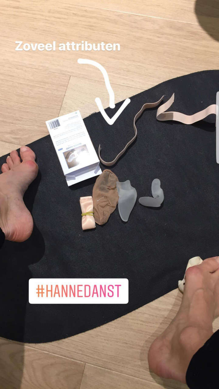 Hanne Decoutere Feet