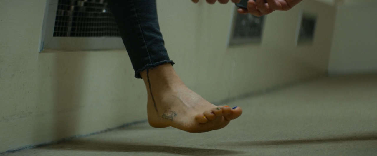 Jessie Buckley Feet