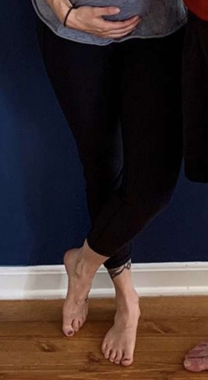 Shannon Szabados Feet
