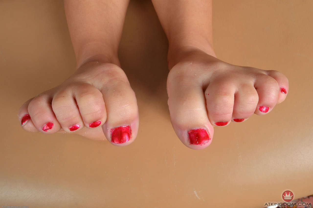 Amara Romani Feet