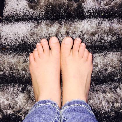 Lizzie Bell Feet