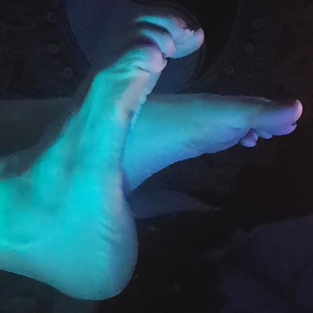 Lux Lives Feet