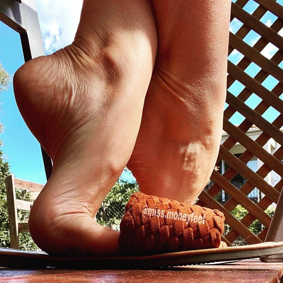 Absolutfootfetish Super High Arched Feet Of Quee