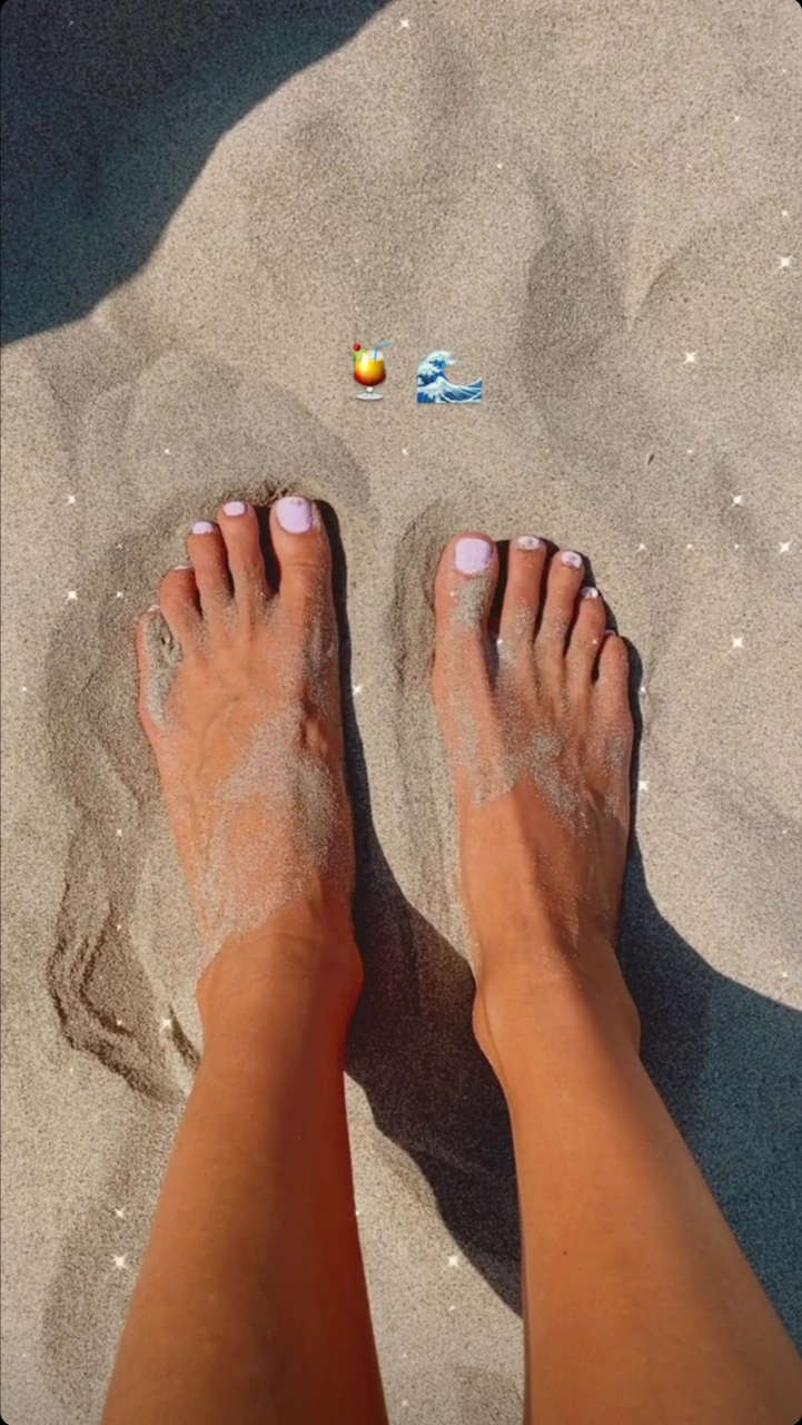 Alice Martinelli Feet