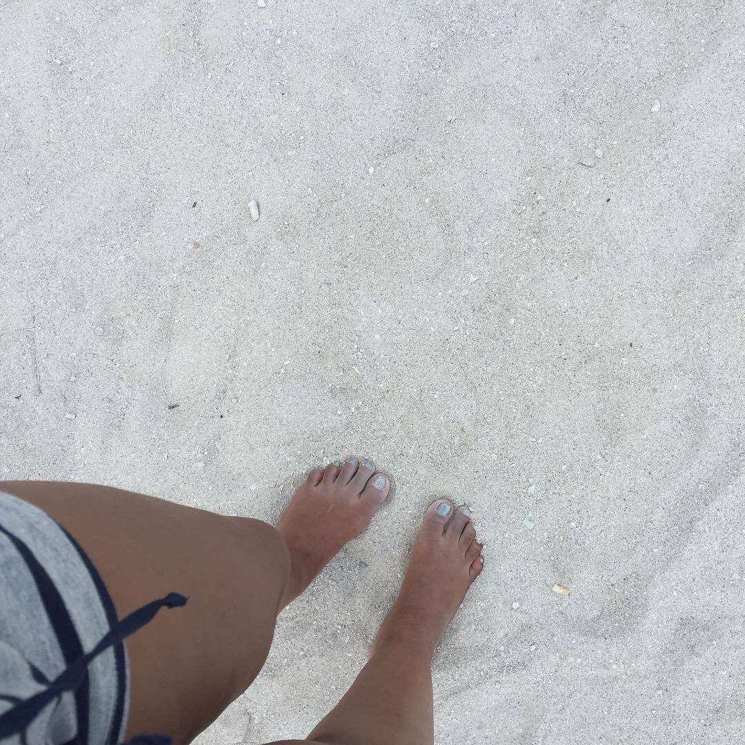 Angela Ryes Sexy Toes At The Beach Fee