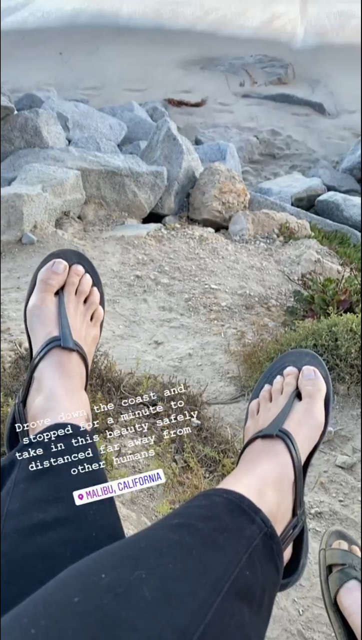 Anita Sarkeesian Feet