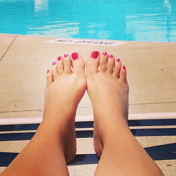 Beautiful Sunny Day Toes Feet Footmode