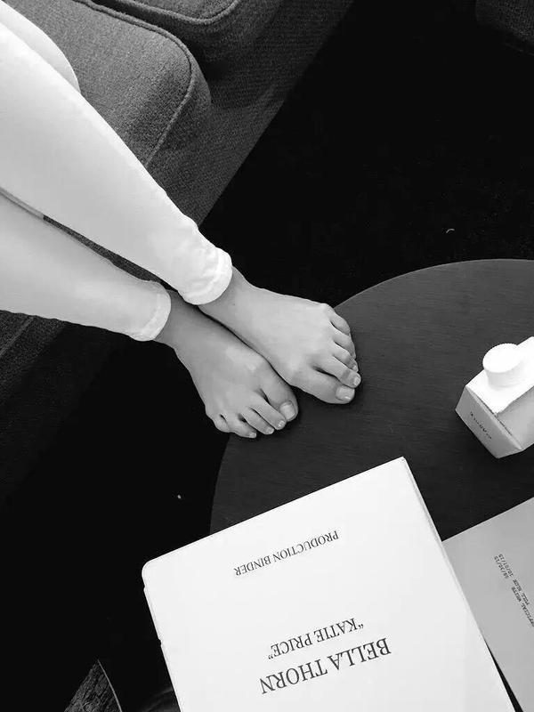 Bella Thorne Starting A New Project For Abcfam Feet Toes Footfetis