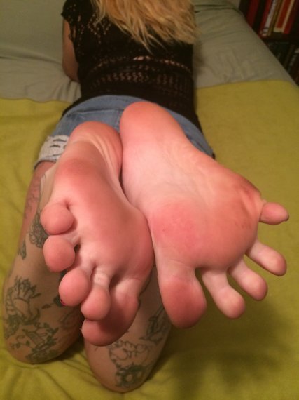 Big Smelly Soles Of Charlotte Jurassicpark Feet