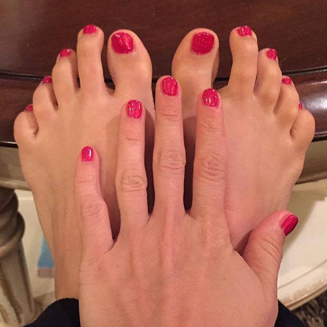 Carrie Underwood From Fb Feet Toes Footfetis