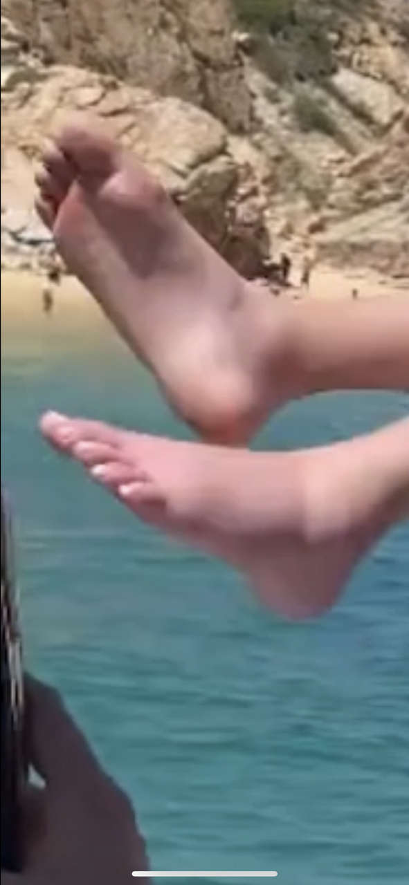 Chelsie Hill Feet