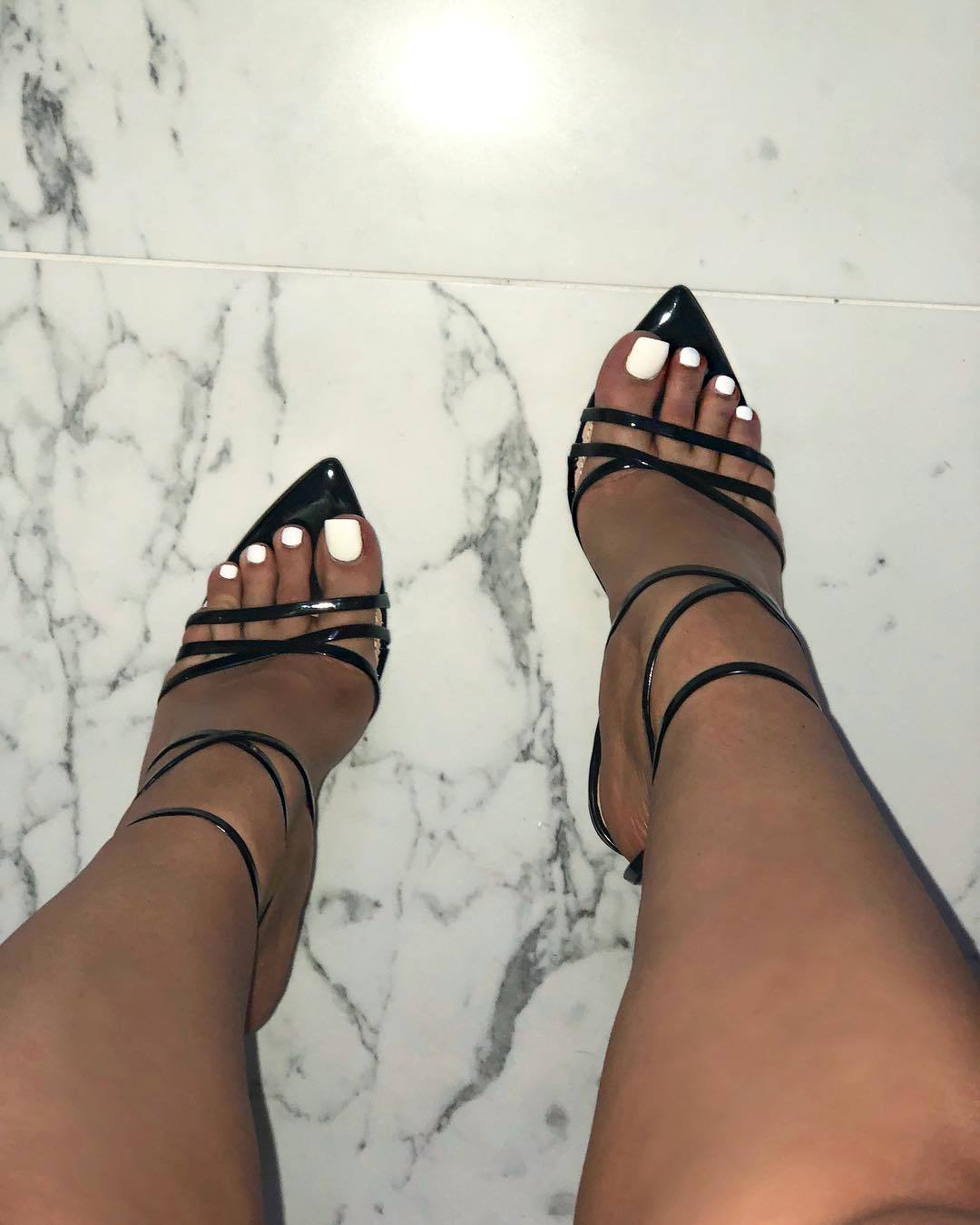Diana Domnisor Perfect Feet Toes Footfetis