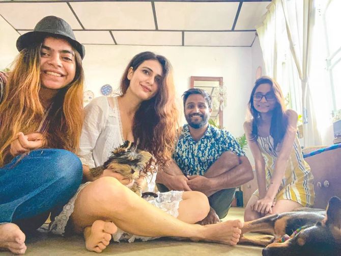 Fatima Sana Shaikh Feet