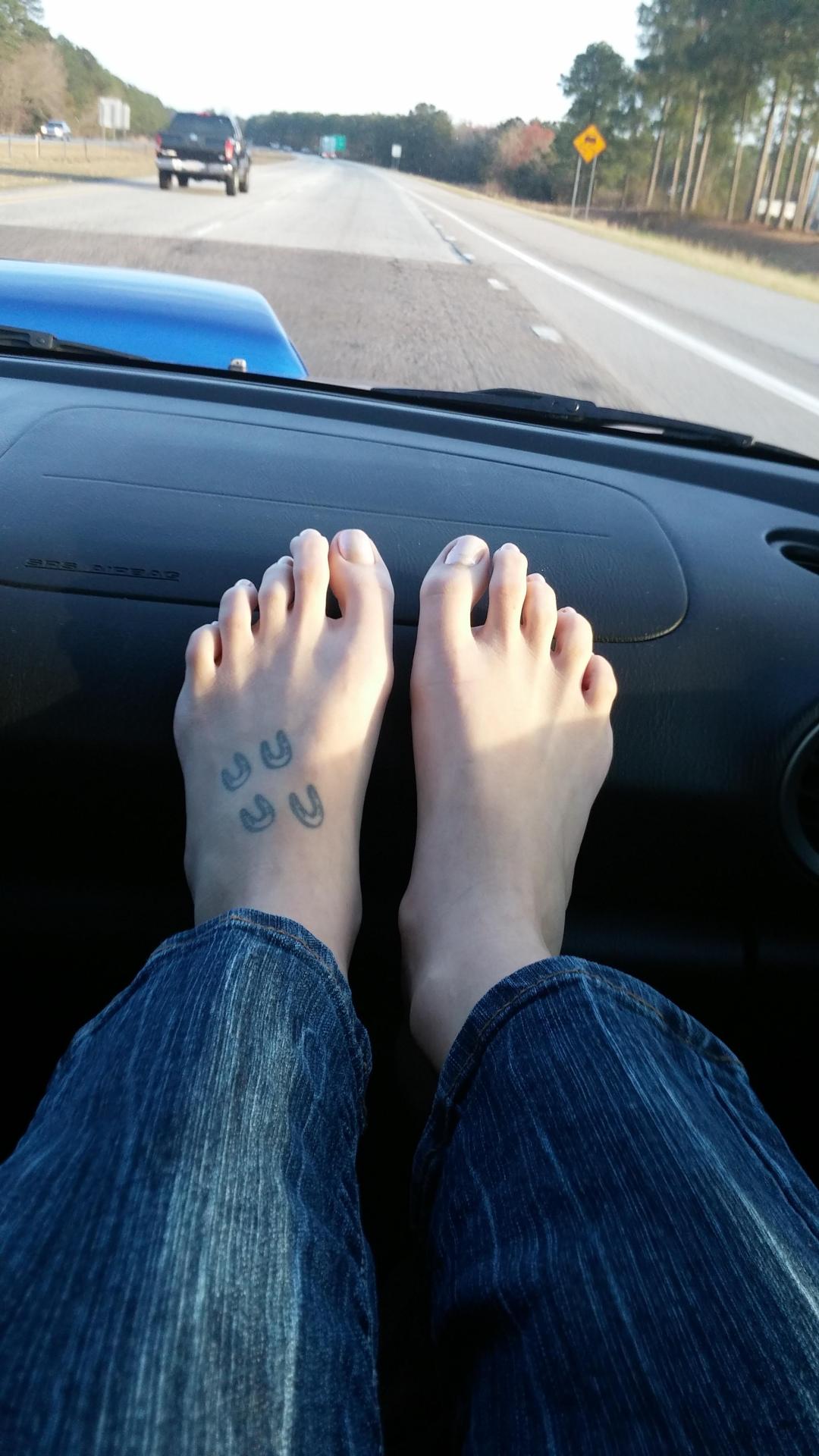 Figured Id Take A Few On The Way To Dinner Via Feet Toes Footfetis