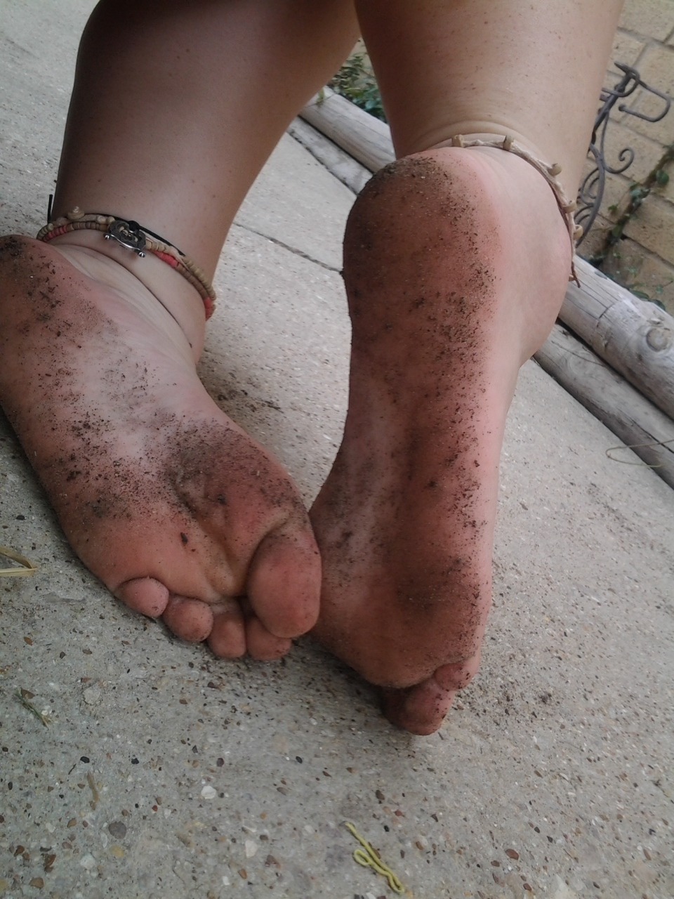 Fuckyeahdirtyfeet I Love Anklets And Dirty Fee
