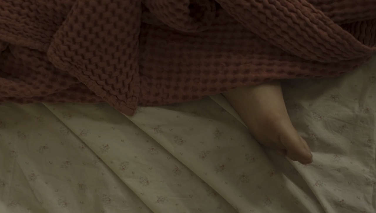 Gracie Abrams Feet