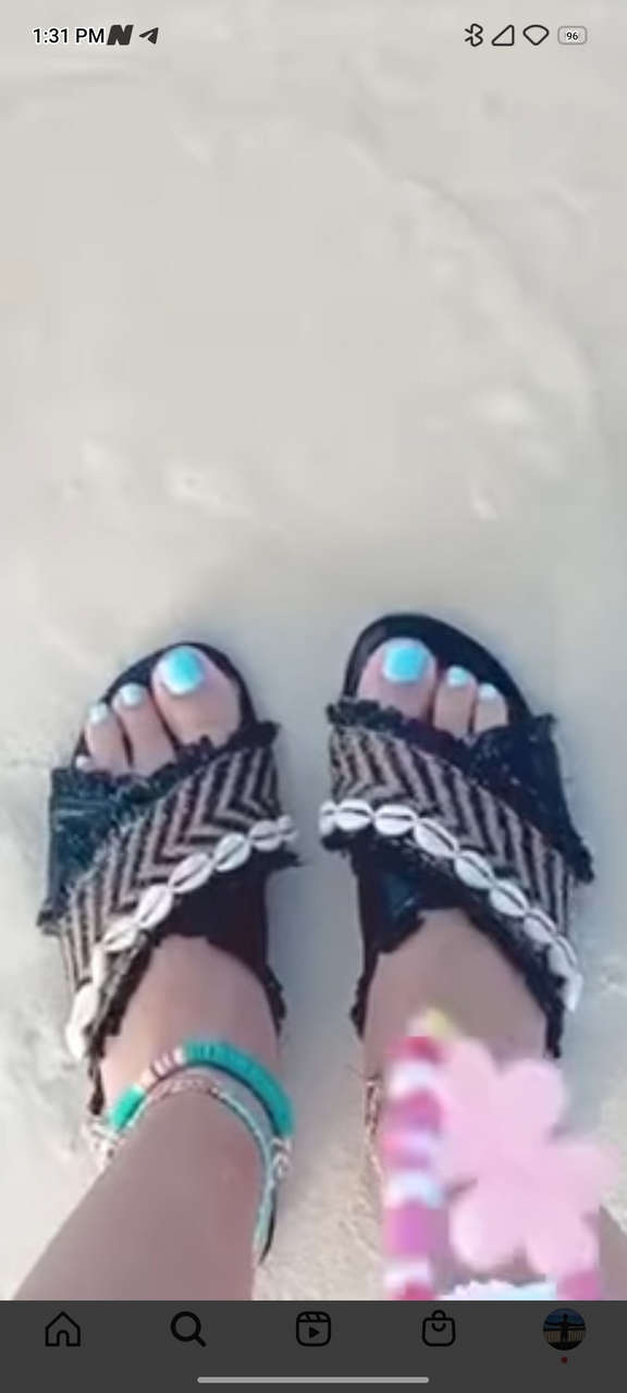 Hana El Zahed Feet