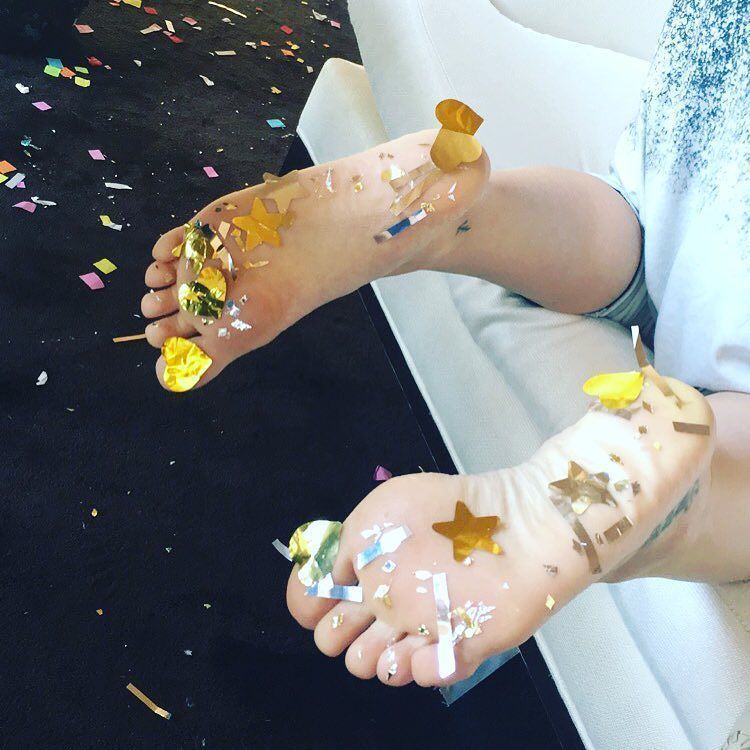 Hilary Duff Confetti Soles Feet Toes Footfetis