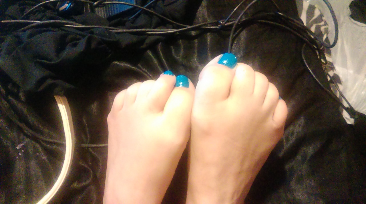 I Thought The Rule Was 3 Picture Max Per Post My Feet Toes Footfetis