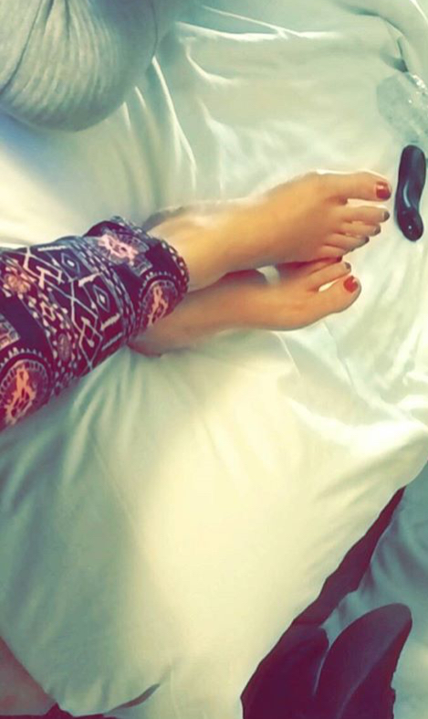 Jasmine Sandlas Feet