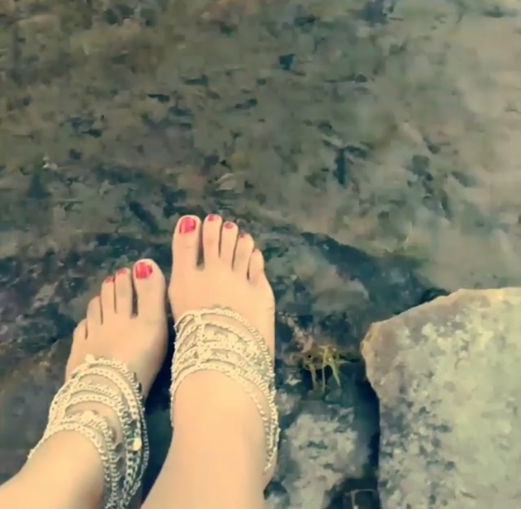 Jasmine Sandlas Feet
