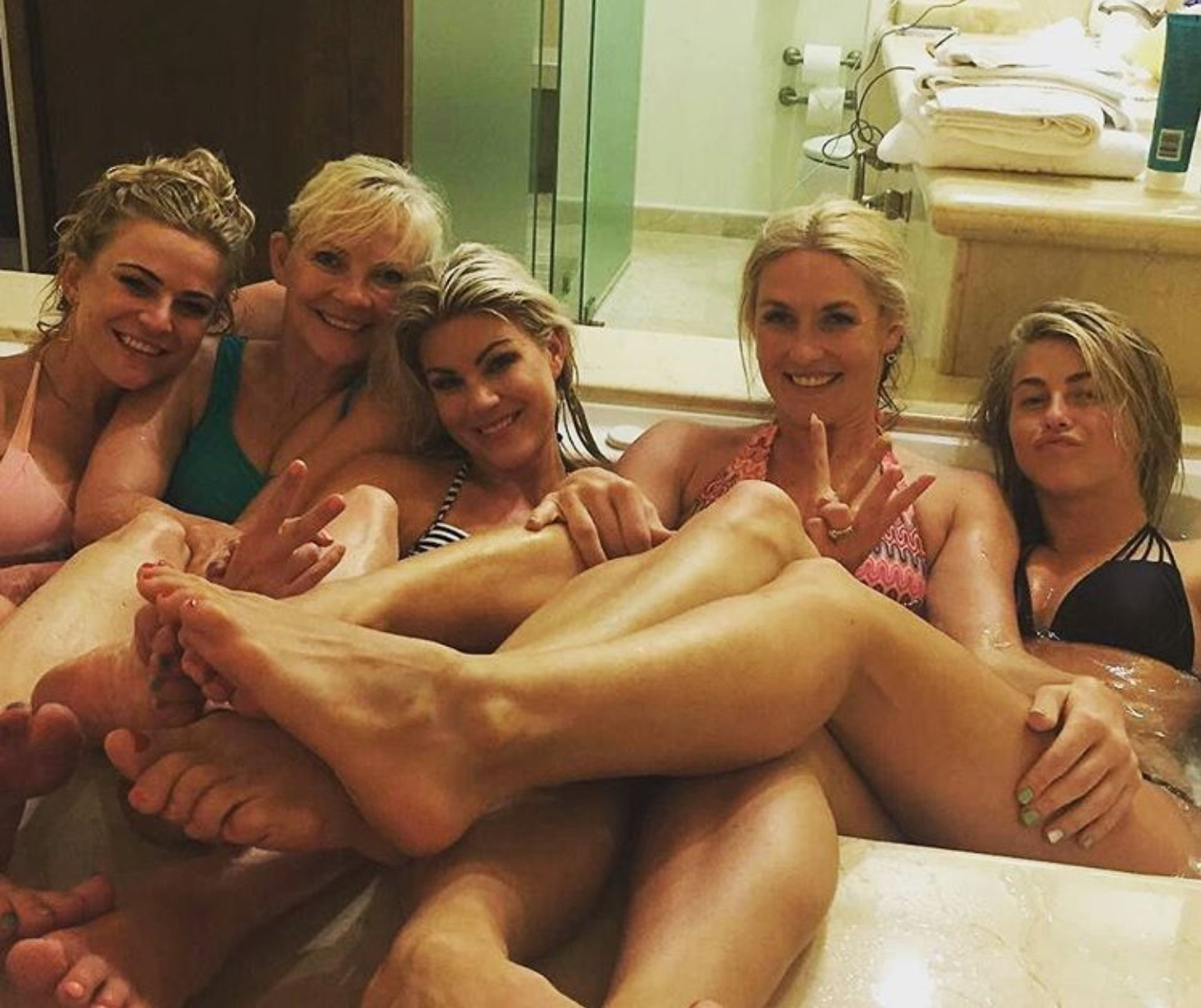 Julianne Hough With Friends Feet Toes Footfetis