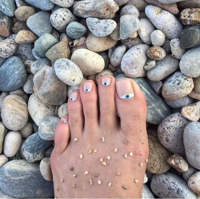 Katy Perry In Appreciation Of Female Feet Arches