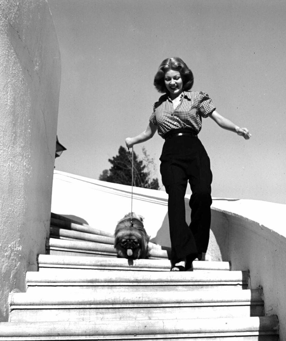 Lana Turner Feet (18 images) - celebrity-feet.com