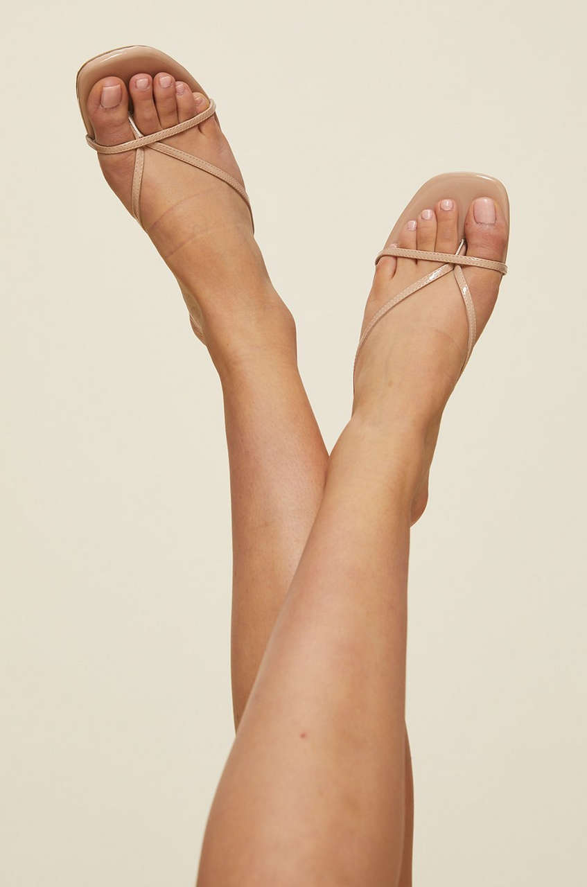 Lauren Searle Feet
