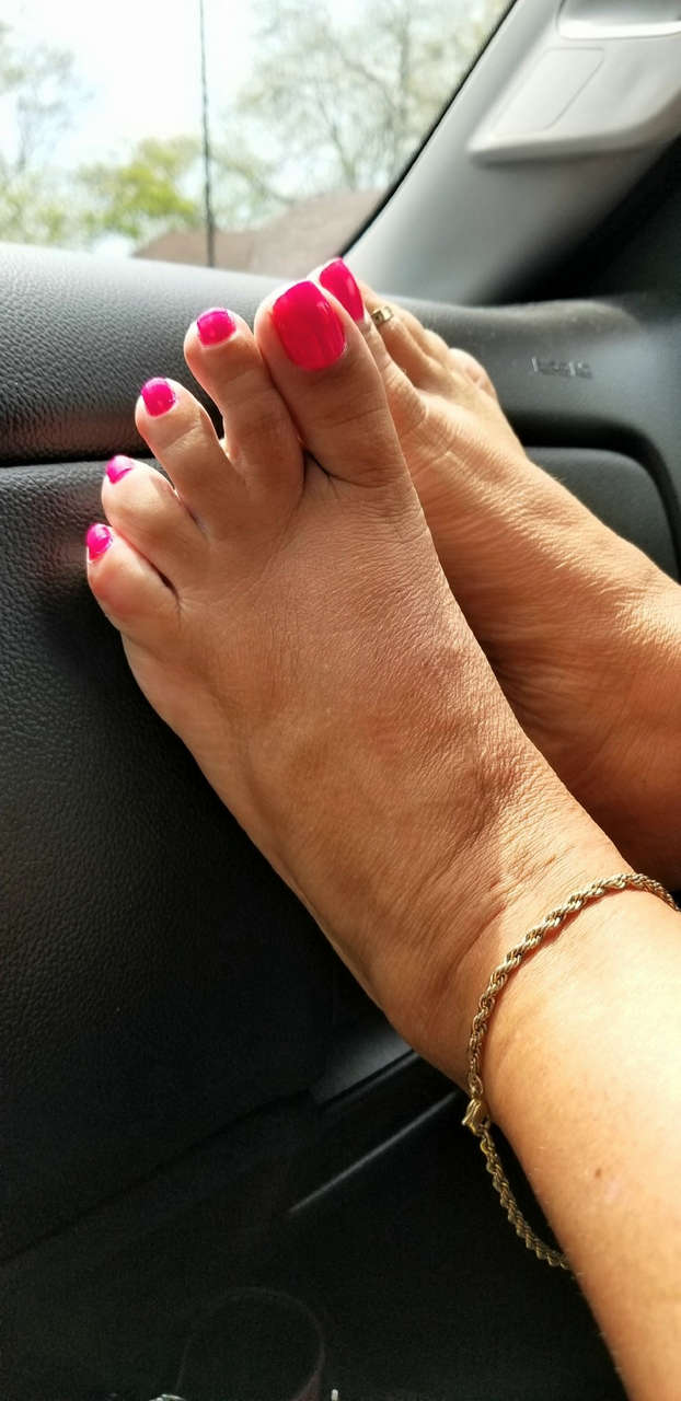 Love Showing Off Her Sexy Feet