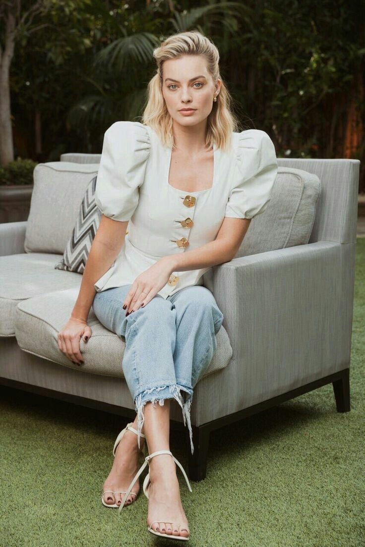 Margot Robbie Never Disappoints Feet Toes Footfetis