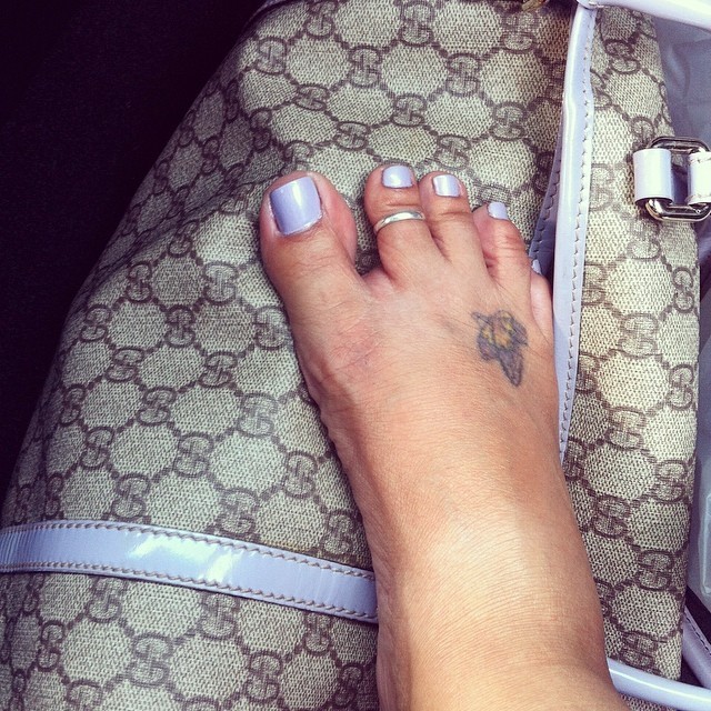 Matching My Toes With My Bag Green671 Fee