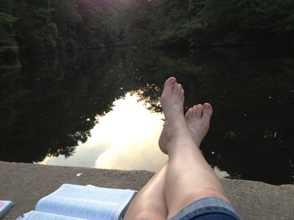 Melissa Benoists Super Sexy Naked Toes Lakeside Fee