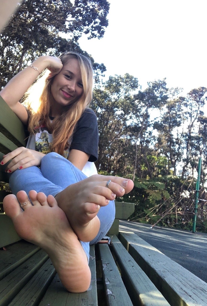 Miss Perfect In Appreciation Of Female Feet