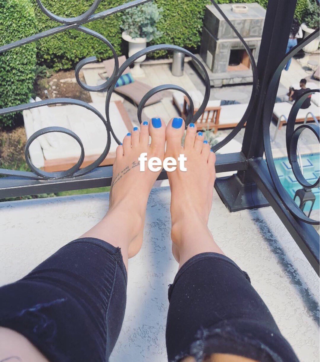 More Corrina Kopf Feet Toes Footfetis