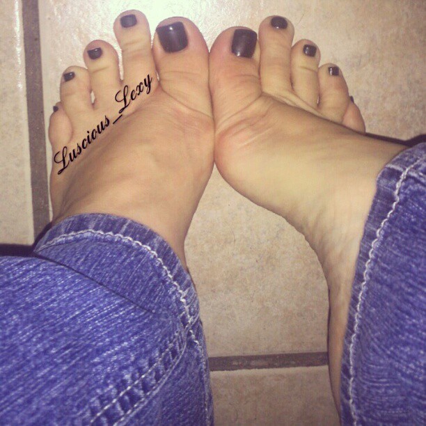 My Black Matte With Glossy Tips Toes Fee