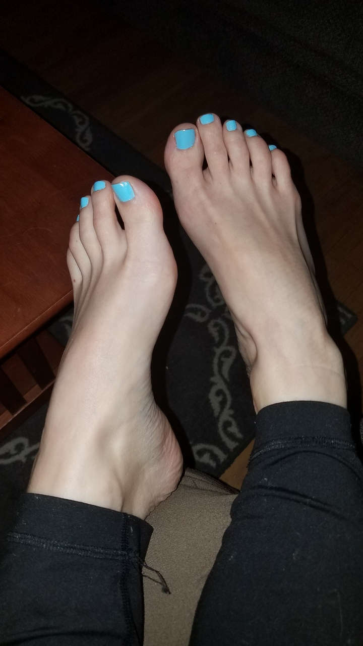My Pretty Wifes Sexy Feet In My Lap Getting Rub