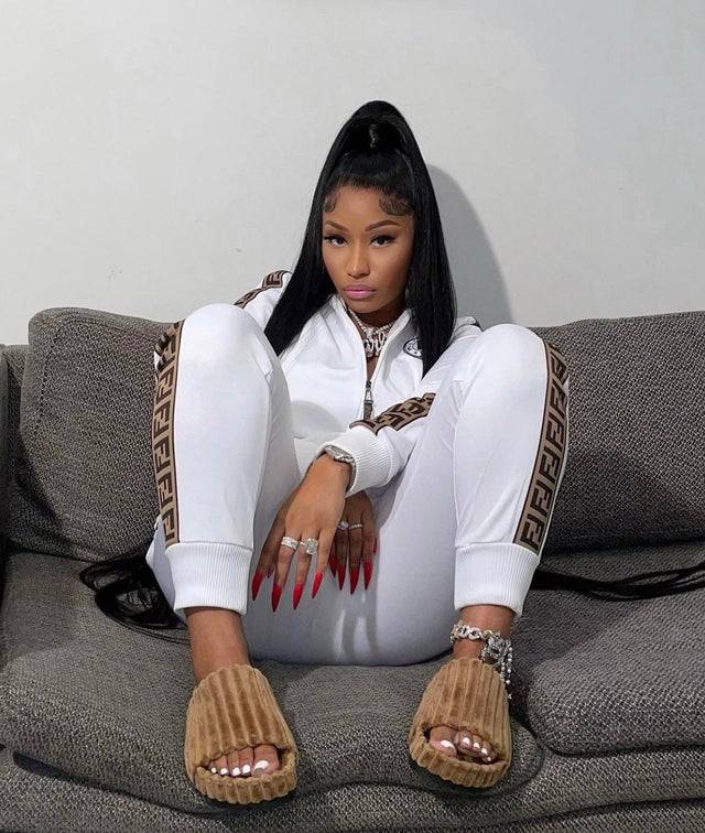 Nicki Minaj Showing Off Her Pretty Toes Fee
