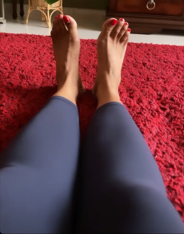 Nyla Usha Feet