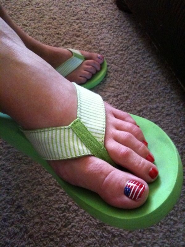 Patriotic Toes Feet - celebrity-feet.com