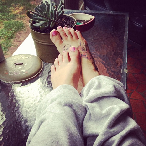 Pink Toes Just Chillin Passionatep1nk Fee