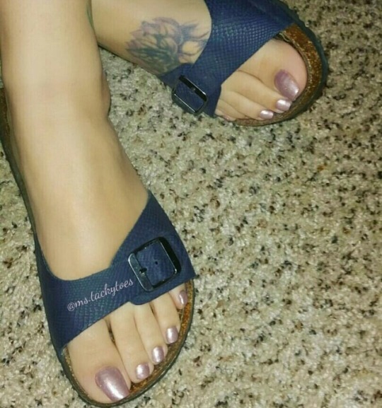 Pretty Toes Fee