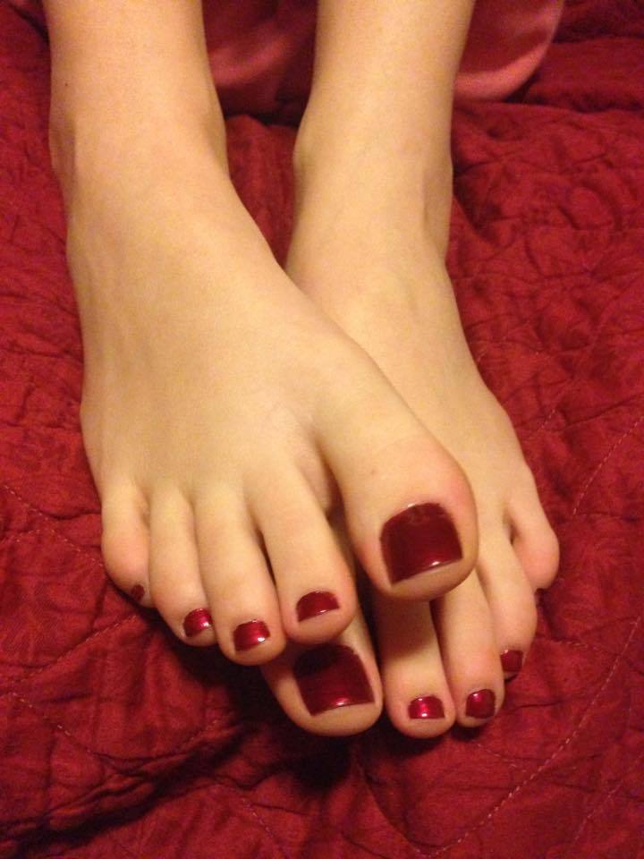 Red Toes By Request 3 Like And Share For More Of Fee
