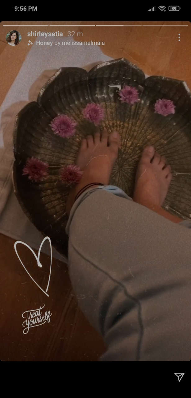 Shirley Setia Feet