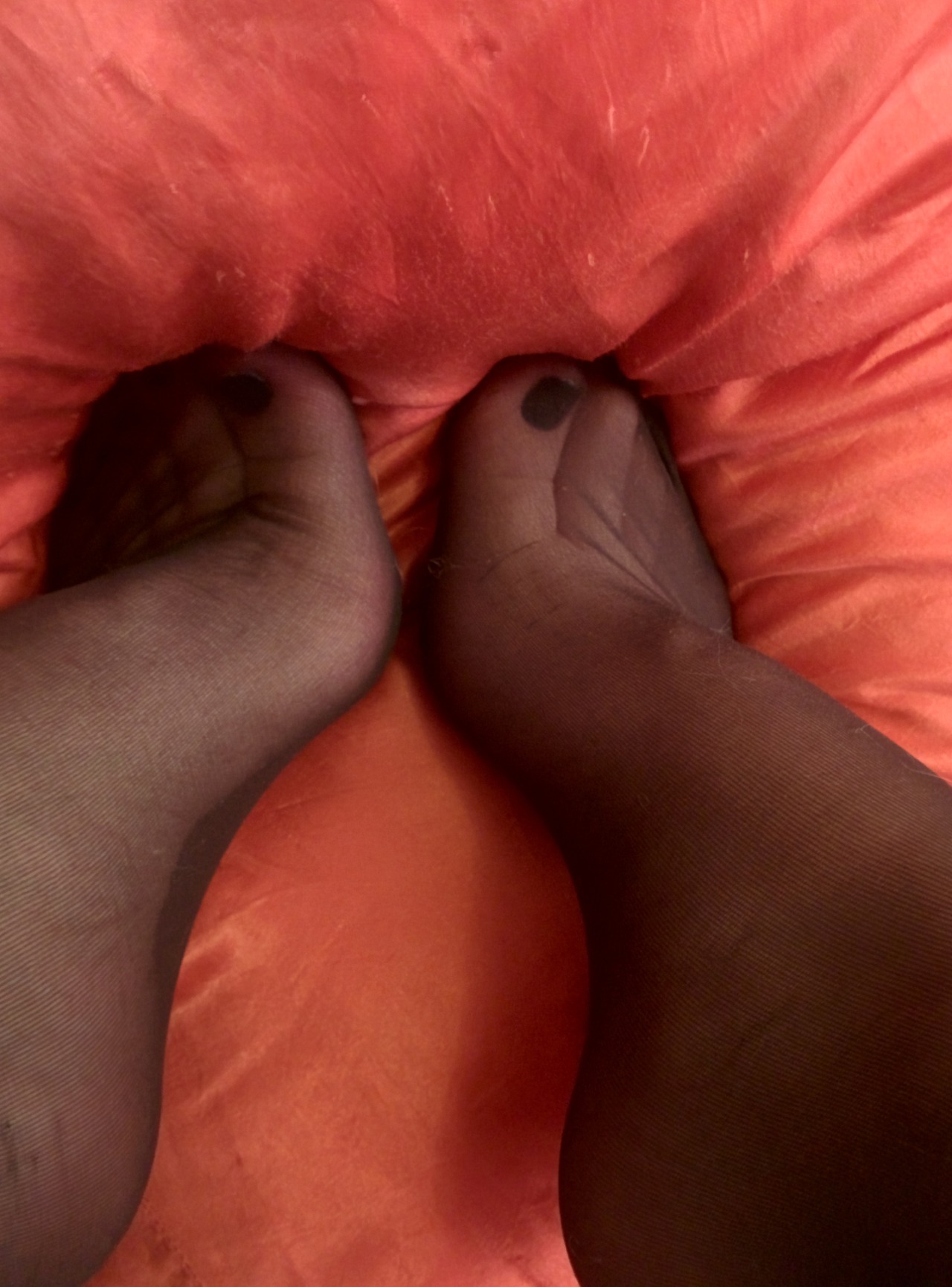 So Silky Feet Toes Footfetis