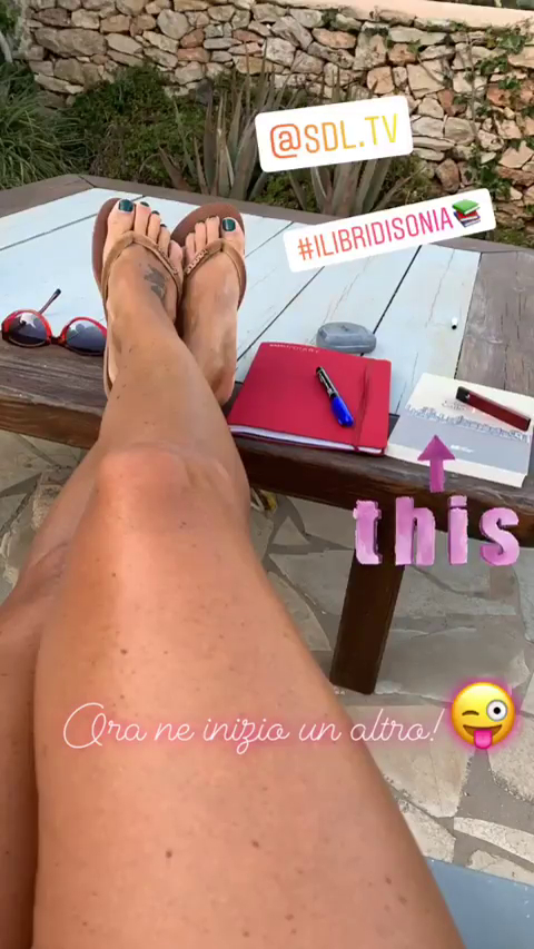 Sonia Bruganelli Feet